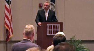 Gov. McAuliffe at ag conference